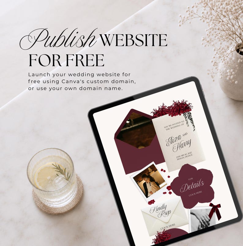 Pu&ograve; includere: Lo schermo di un tablet mostra un modello di sito web per matrimoni con buste bordeaux, un invito color crema per Eliza e Harry, una foto e un pulsante a forma di fiore con l'etichetta Details. Il testo recita: Publish WEBSITE FOR FREE. Launch your wedding website for free using Canva's custom domain, or use your own domain name.