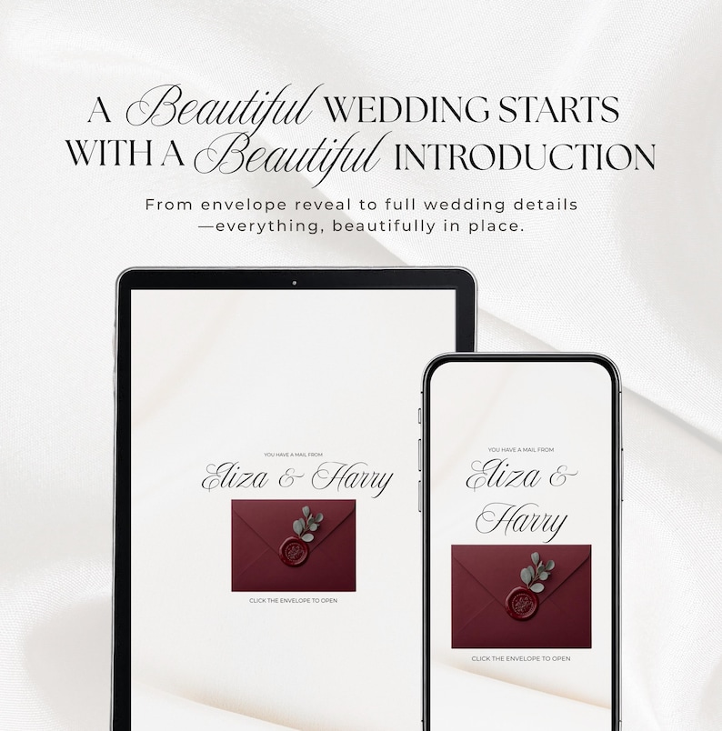 Pu&ograve; includere: Un tablet e uno smartphone mostrano un invito di nozze digitale con il testo A BEAUTIFUL WEDDING STARTS WITH A BEAUTIFUL INTRODUCTION. Lo schermo mostra una busta rosso scuro con un sigillo di ceralacca e un rametto, etichettata Eliza & Harry.