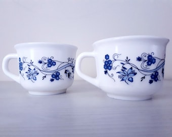 2 große Teetassen Arcopal Aster Kollektion für Nutella Frühstück weiße Blumen Vintage Made in France