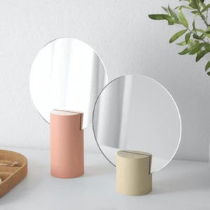 Set Specchi IKEA Liholen Vintage Anni 90 – Specchi Make-up Trucco Rotondi da Tavolo o Parete con Base in Legno, Design Minimal Scandinavo