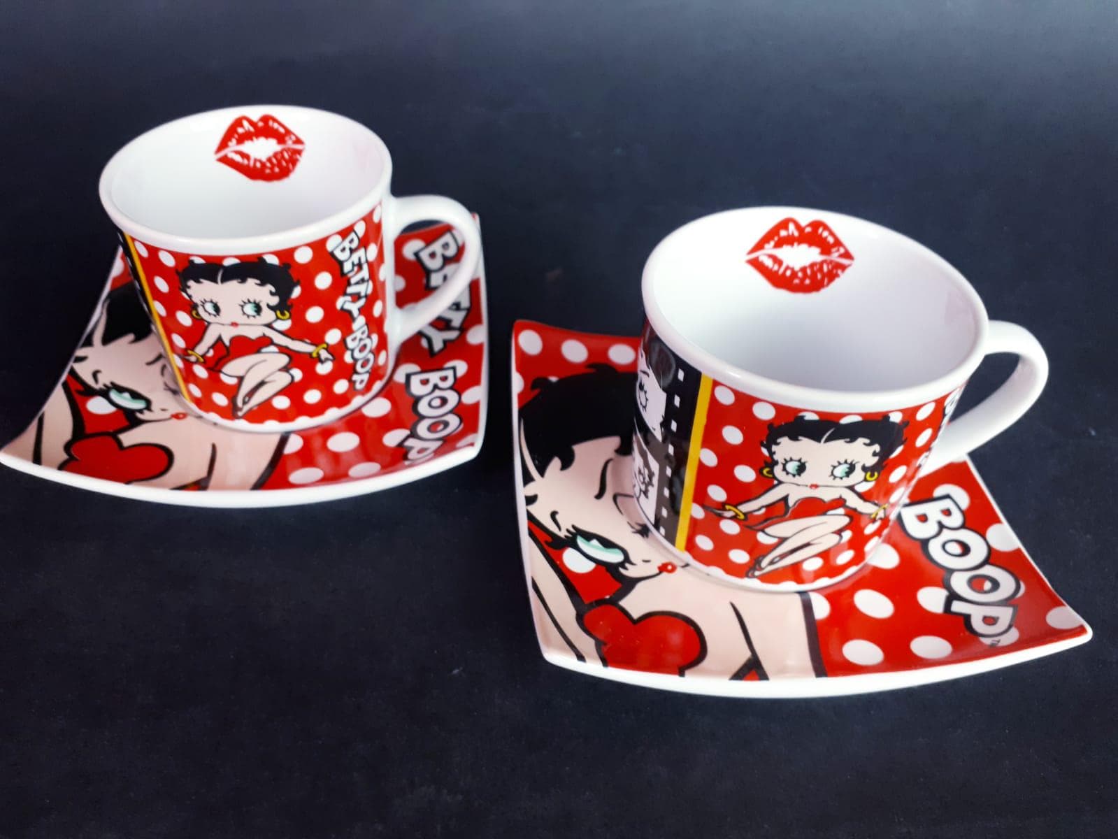Betty Boop 90周年 カップ・ソーサーセット　　2セット BETTY BOOP（ベティ ブープ） カップ＆ソーサー 90周年記念 脚つき