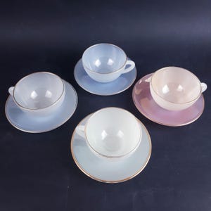 Juego de tazas Arcopal Arlecchino, 4 tazas de café y platillos, opalescente, bordes dorados, vintage, años 70