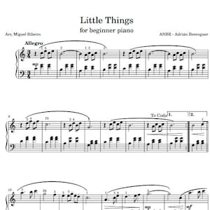 Può includere: Spartito musicale intitolato "Little Things" per pianoforte per principianti, con il testo "Arr. Miguel Ribeiro" e "ANBR - Adrián Berenguer". La notazione musicale include chiavi di violino e di basso, con note e indicazioni dinamiche come "Allegro" e "mp."