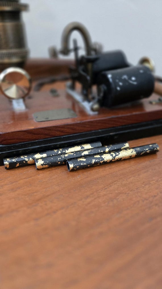 Carbon Fiber Weave & 24k Gold Straw