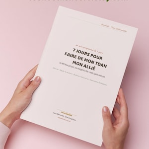 Peut inclure: Un document blanc intitulé 7 JOURS POUR FAIRE DE MON TDAH MON ALLIÉ, avec le texte un mini-programme de 7 jours, un sous-titre sur les défis quotidiens, et le nom de l'auteur Oceralookk, Coach TDAH certifiée, 28 ans d'expérience.