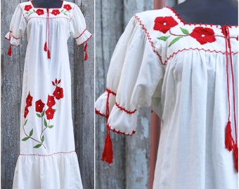 Vtg Hand Embroidered Folk Cotton Peasant Dress / White Red  Floral / Hippie Boho / 1970s / Medium