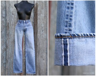 Vtg SELVEDGE Red Line LEVIS 501 / Jeans a gamba dritta / Indossati invecchiati / Anni '70 '80 / Lavaggio medio chiaro / Barra nera / 25 26 X 29