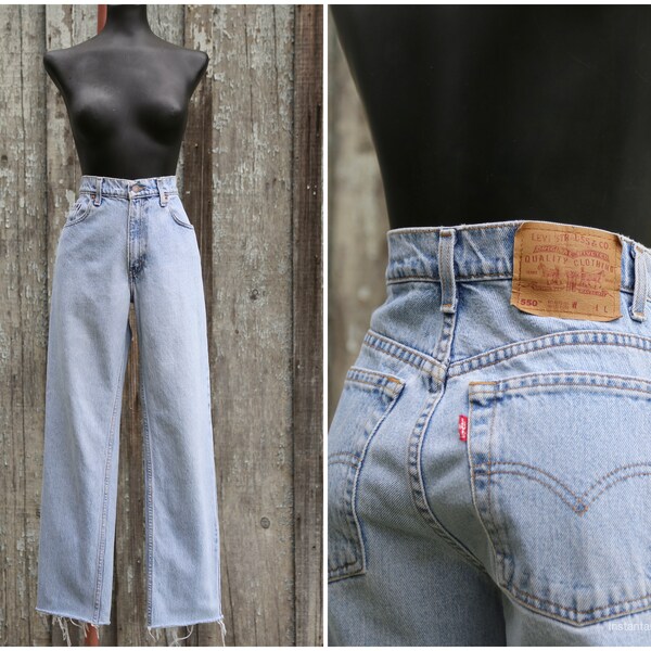 Vtg LEVIS 550 Red Tab / Light Wash  / Worn Distressed / Relaxed Fit Tapered Leg / High Waist Mom / 27 28  X 28