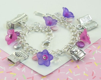 Bracelet à breloques pour l'obtention du diplôme de maternelle pour fille en violets et roses -- Grace --