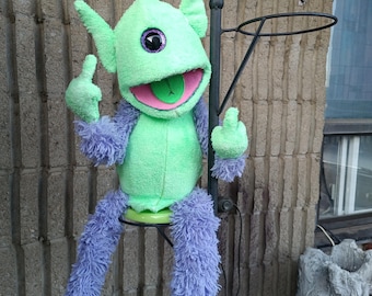 Marionnette extraterrestre Zorp phosphorescente Marionnette de style Muppet