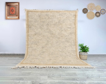 Hand Knotted Moroccan Beni Ourain Wool Rug in Neutral Beige, Minimalist Berber Carpet for Contemporary Living Room or Bedroom Decor