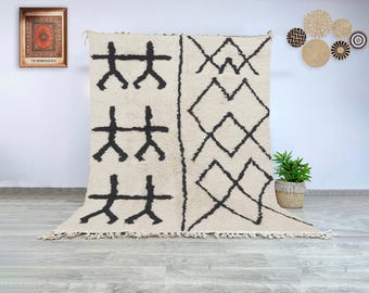 Moroccan Beni Ourain Wool Rug, Hand-Knotted Cream and Black Geometric Carpet, Minimalist Berber Area Rug for Modern Living Room or Bedroom