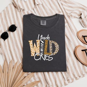 Atuendo de maestro, regreso a clases, inspirador, regalo para maestro, camiseta de equipo, escuela, apasionado por el aprendizaje, personalizado, PNG, descarga instantánea, apasionado