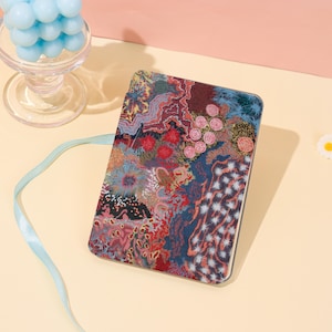 Custodia Kindle in stile arte aborigena, completamente nuova, per Paperwhite 1/2/3/4, Kindle 11/12, custodia morbida colorata per Kindle 2024 con cinturino da polso, custodia in acrilico per Kindle