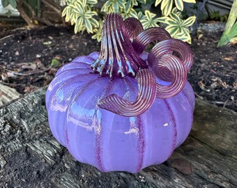 Lavender Purple Glass Pumpkin, 4" Mauve Squash Sculpture, Purple Ribs, Brown Stem, Autumn Gourd Art Centerpiece Decor, Avalon Glassworks