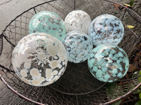 White Mint Green Pale Blue Spots Glass Floats, Set of 6 Hand Blown Balls,  Outdoor Garden Globe Spheres, Basket Fill Decor, Avalon Glassworks -  UK