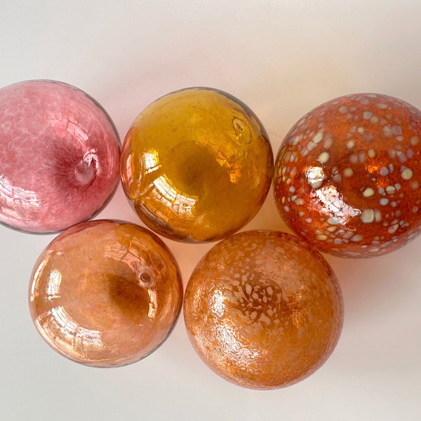 The Peaches, Hand Blown Glass Floats Set of 5 Decorative Balls, Shades of Pink Amber Garden Spheres, Indoor Outdoor Decor, Avalon Glassworks