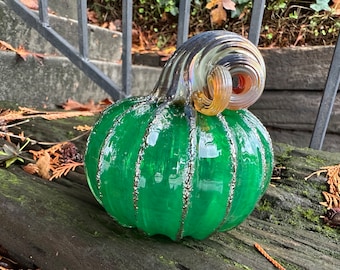Emerald Green Blown Glass Pumpkin 4" Gourd Sculpture, Gold Brown Ribs & Coil Stem, Thanksgiving Halloween Autumn Decor, Avalon Glassworks