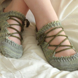 Elven Slippers PDF knitting pattern image 4