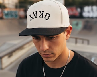 Cappellino da baseball Otto a 5 pannelli ricamato a testa in giù, colore nero e crema / Cappello streetwear a profilo medio / Cappellino Otto / Regalo per lui/lei