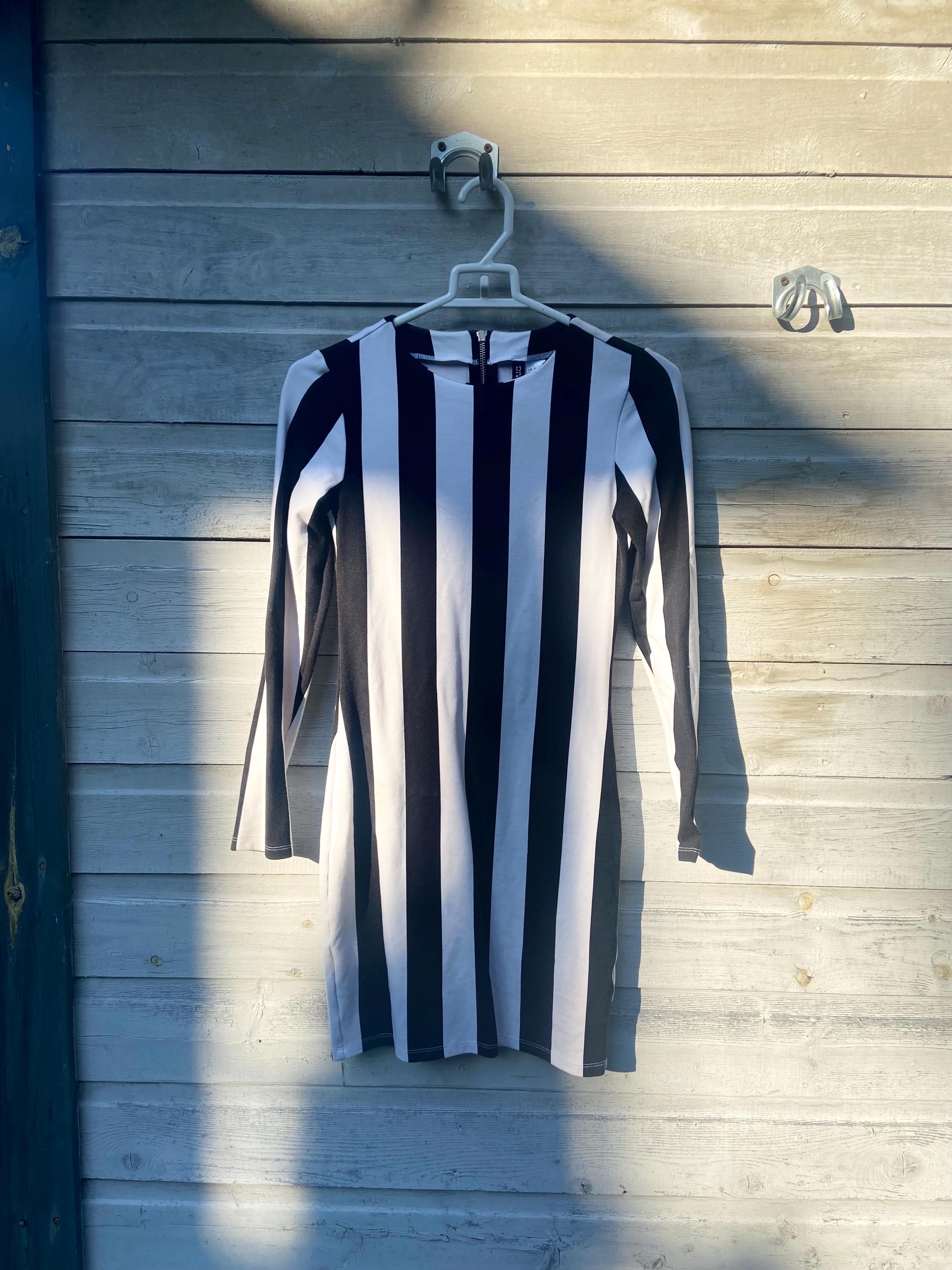 Striped dress with White and Black stripes, costume party style, gothic, beetle juice, Halloween, clown, vampire, vintage 80's