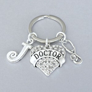 Personalized doctor keyring with initial charm and stethoscope, gift for doctor, rhinestone heart, graduation gift, medical student