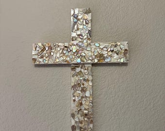 Cruz de mosaico de concha triturada personalizada - Hecha a mano