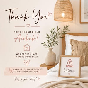 Puede incluir: Un letrero de bienvenida de Airbnb con el logotipo de Airbnb y la palabra "Welcome" en un marco de madera. La imagen también incluye un jarrón decorativo con vegetación, una lámpara tejida y texto que dice "Thank You" y "Enjoy your stay!"