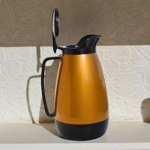 Thermo-Serv Coffee Server: Vintage Gold Insulated Carafe (Mid-Century Modern)