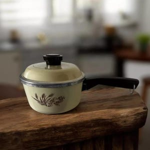 Vintage Corning Ware Range Craft Saucepan, Avocado Green Wheat, 1.5 Quart Retro Stovetop Pot