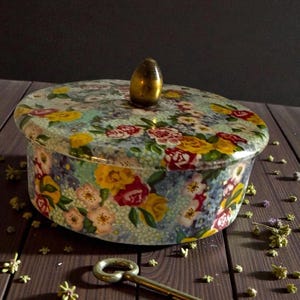 Vintage Floral Tin Box: Dutch Chintz Roses with Brass Knob