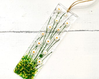 Skinny Daisies Floral Glass Suncatcher, Flower Ornament, Daisy Flowers Glass Art, Fused Glass Flowers, Gift for Mom