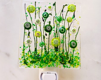 Green Floral Fused Glass Night Light, Floral Glass Nightlight, Spring Green Glass Art, Flower Night Light, Gift for Mom