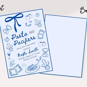 Puede incluir: Una tarjeta de invitaci&oacute;n azul claro con el texto "Pasta and Pacifiers" e ilustraciones con tem&aacute;tica de beb&eacute;s. La tarjeta es para una fiesta de bienvenida al beb&eacute; en honor a Kayla Smith. La parte posterior de la tarjeta es azul claro liso.