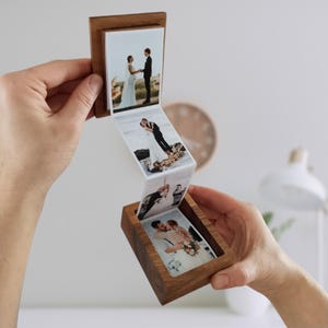 Personalisiertes Pop-Out-Fotoalbum in Holzbox | Valentinstag Geschenk | Falten Fotobox | Geschenk für Ihn | Erinnerungsbox Erinnerungsbox