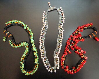 Collar Caterpillar ---ONLY Coral y Turquesa IZQUIERDA