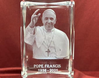 3D Crystal Engraved Pope Francis Cube – Religious Keepsake (Free Light Box)