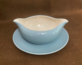 Vintage Mid Century Gravy Boat with Attached Underplate in light cornflower blue ceramic likely Flintridge but no mark