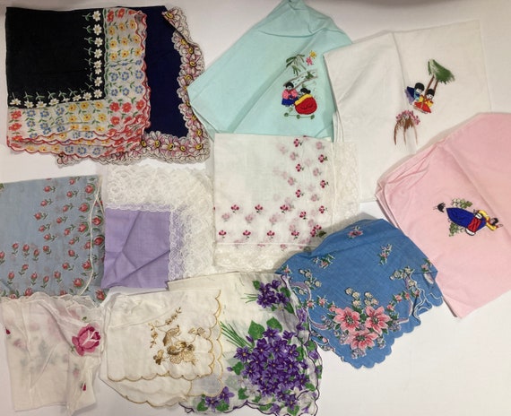 Lot of 12 Vintage Handkerchiefs Hankies 1940’s 19… - image 1