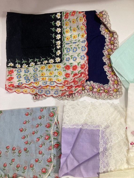 Lot of 12 Vintage Handkerchiefs Hankies 1940’s 19… - image 3