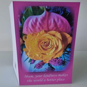 Tarjeta del Día de la Madre. Tamaño A5. Fotografía y obra de arte originales. Tarjeta con diseño floral. Hecha a mano. Regalo para mamá. Flor. Rosa. Tarjeta de felicitación.
