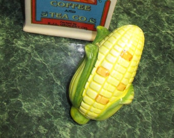 Shakers   Corn   Coffee Spice    Collectible  FREE SHIPPING