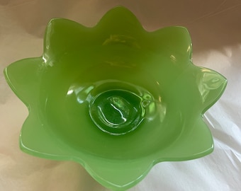 Fenton Jadeite Green Petal Edged Bowl