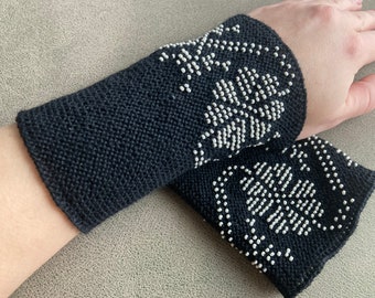 Chauffe-poignets en laine noire tricotés à la main - motif de fleurs