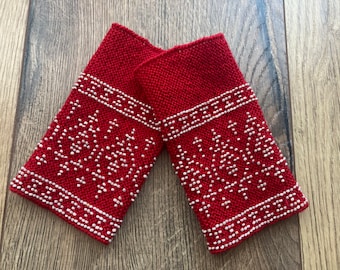 Handknitted beaded wrist warmers