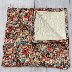 Personalized Teddy Bear Quilt,  Baby Blanket,  Baby Shower Gift, Play mat