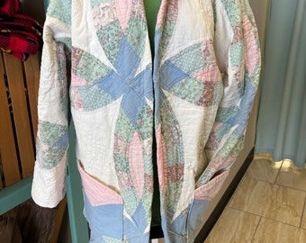 Vintage Quilt Jacket pastel colors Wedding Ring pattern