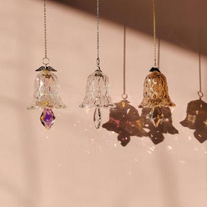 Crystal Suncatcher, Sun Catchers, Sun Catchers with Crystals, Indoor Window Hanging, Light Catcher with Prisms and Agate Slices, Bee Outdoor