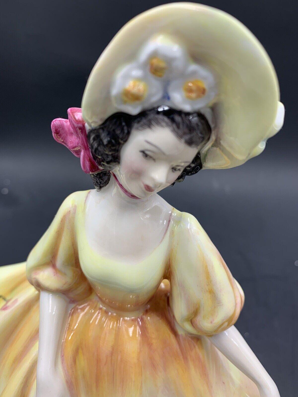 ヴィンテージ ロイヤルドルトン 1978年「サンデーベスト」HN2206