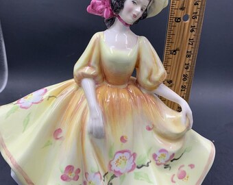 Vintage Royal Doulton 1978 “sunday Best” HN2206 Bone China